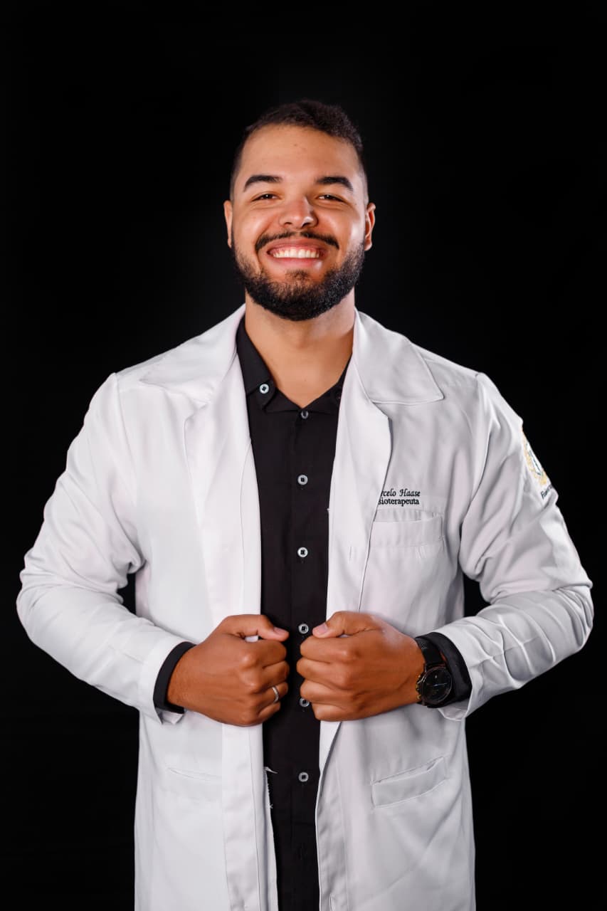 Marcelo Haase, fisioterapeuta, de jaleco branco